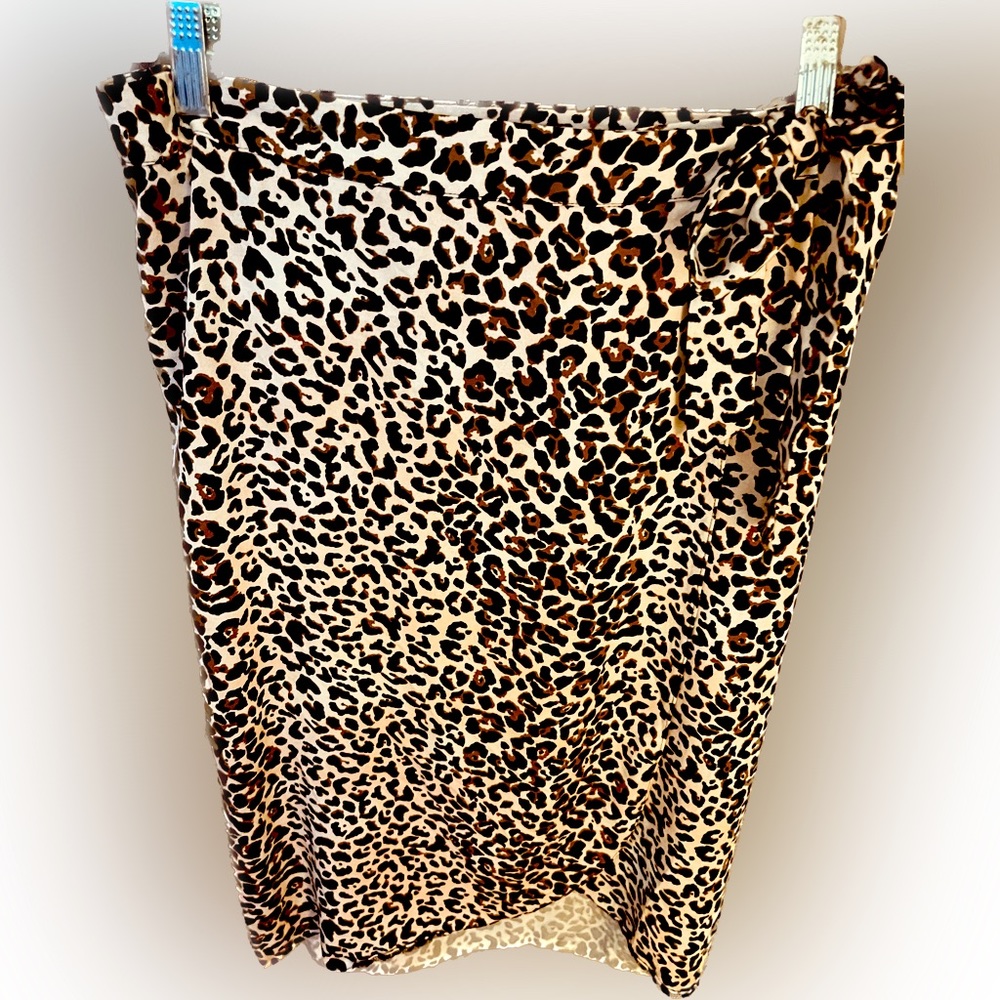 Maurices Leopard Print Wrap Skirt Size 20
